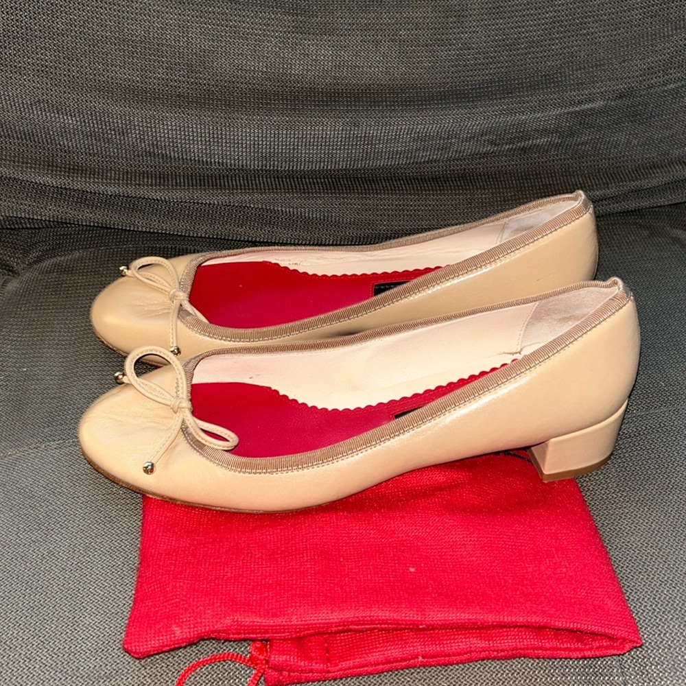 CH Carolina Herrera beige lamb leather ballerina with block heel worn once